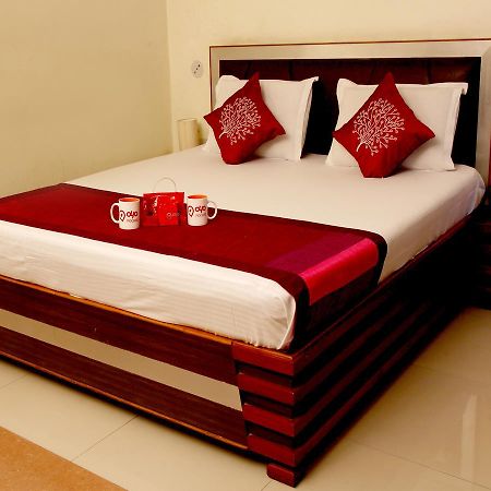 Oyo 2054 New Hotel Broadway Varanasi Exteriör bild