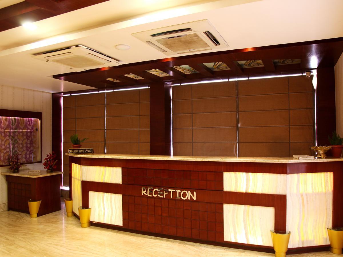 Oyo 2054 New Hotel Broadway Varanasi Exteriör bild