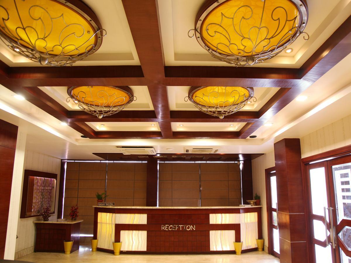Oyo 2054 New Hotel Broadway Varanasi Exteriör bild